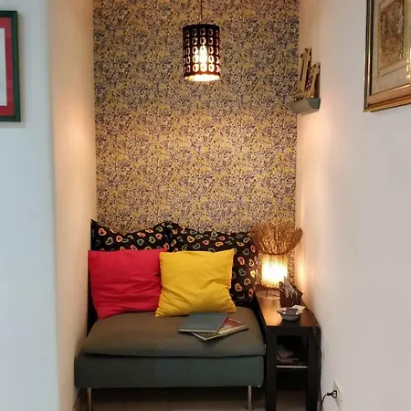 Time Gogh Apartment *